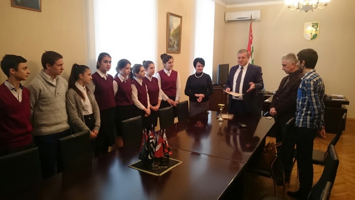 Беслан Брциц поздравил ансамбль "Нарт"