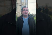 В посёлке Бзыпта на улице Ашхаруа ведутся работы по ремонту водопроводной трубы