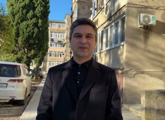 В Гагре продолжаются работы по благоустройству придомовых территорий и инженерных сетей