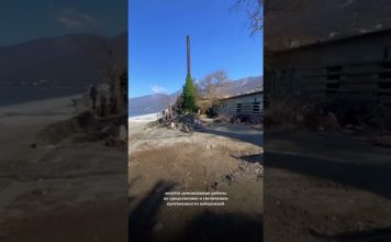 В районе отеля «Жемчужина» в Гагре ведутся демонтажные работы по продолжению и увеличению протяженности набережной