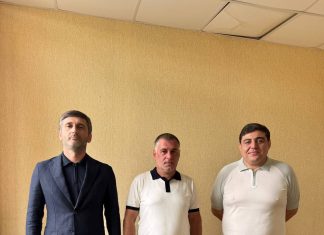 Юрий Хагуш представил коллективу администрации села Псахара назначенного исполняющим обязанности главы села Рабая Георгия Витальевича